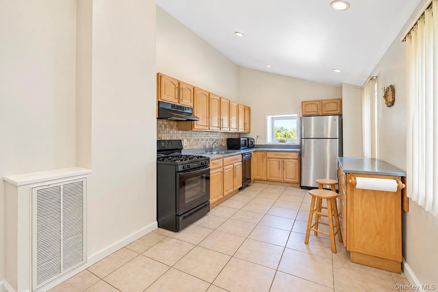 8 Norwalk Lane – For Sale photo 11