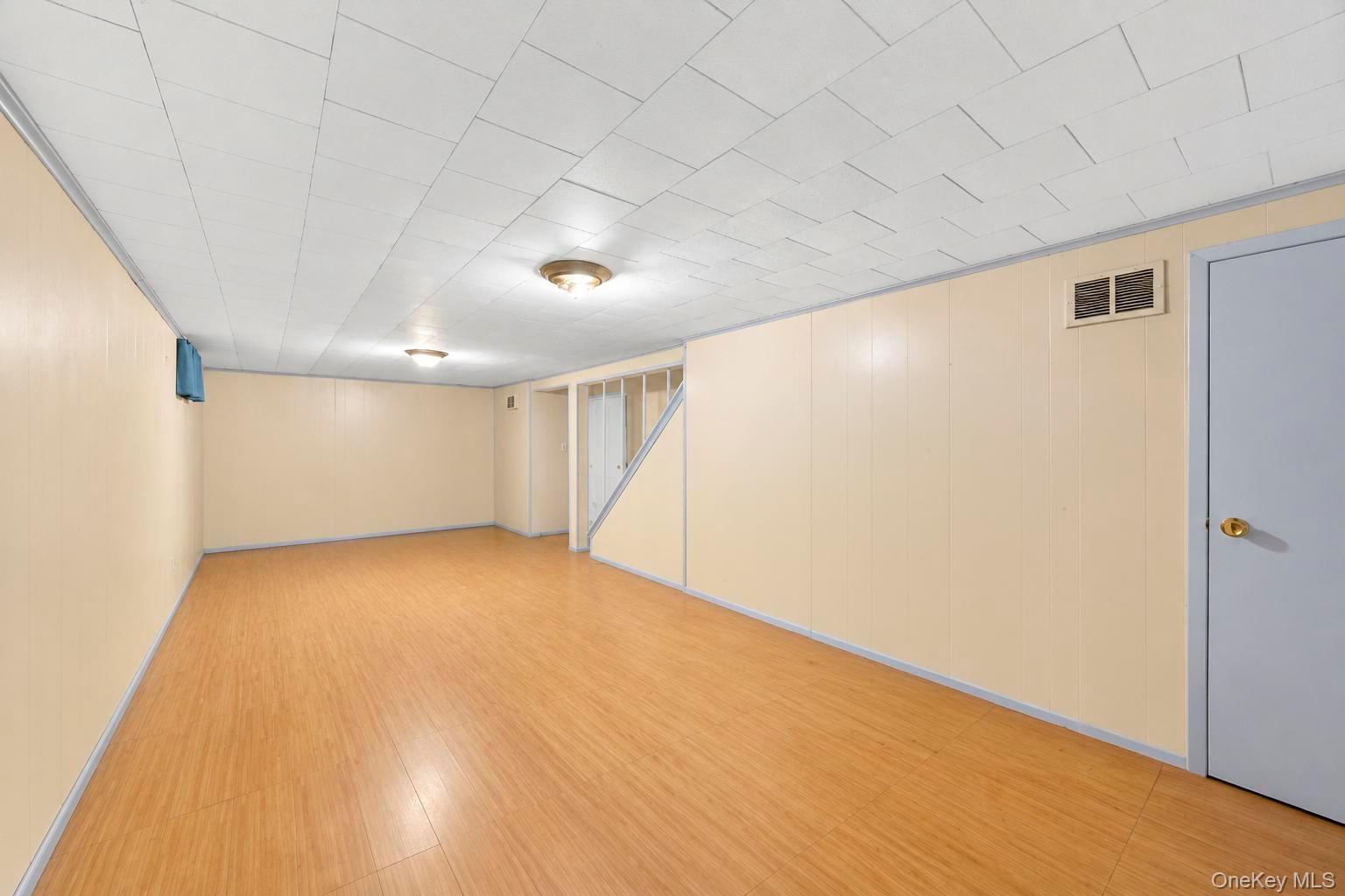 8 Norwalk Lane – For Sale photo 23