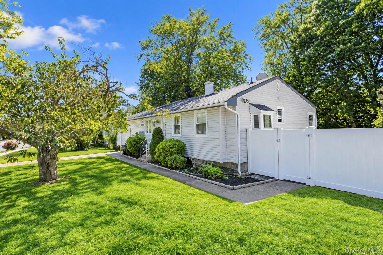 8 Norwalk Lane – For Sale photo 27