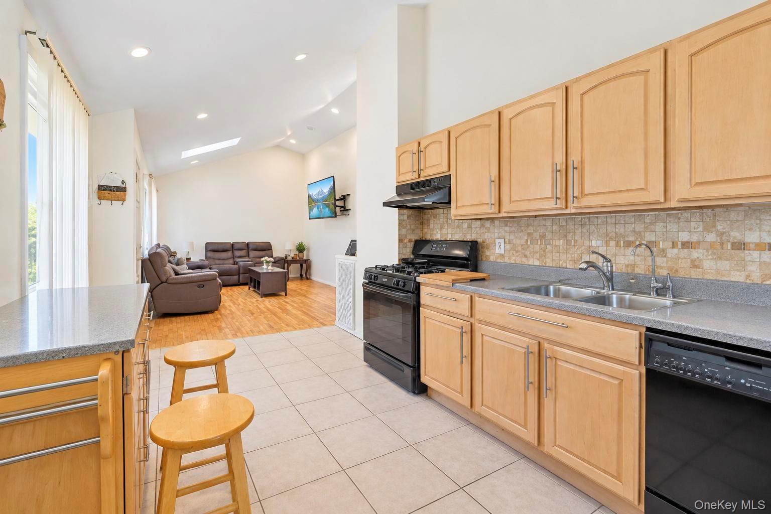 8 Norwalk Lane – For Sale photo 10