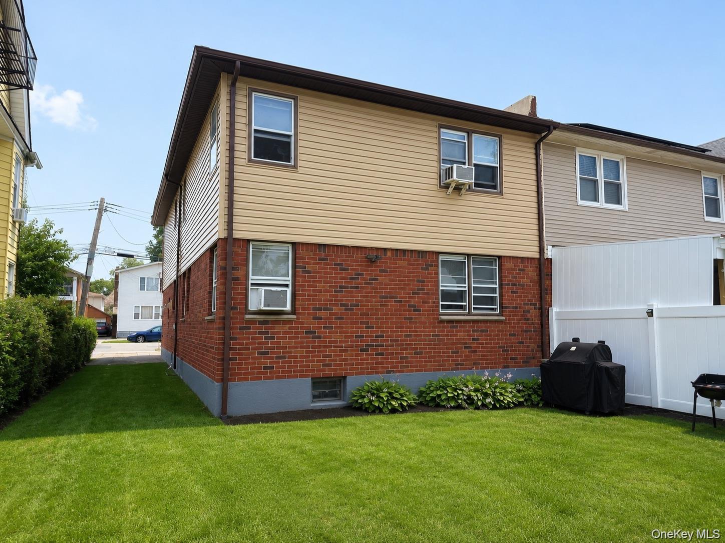 14214 222nd Street – For Rent photo 4