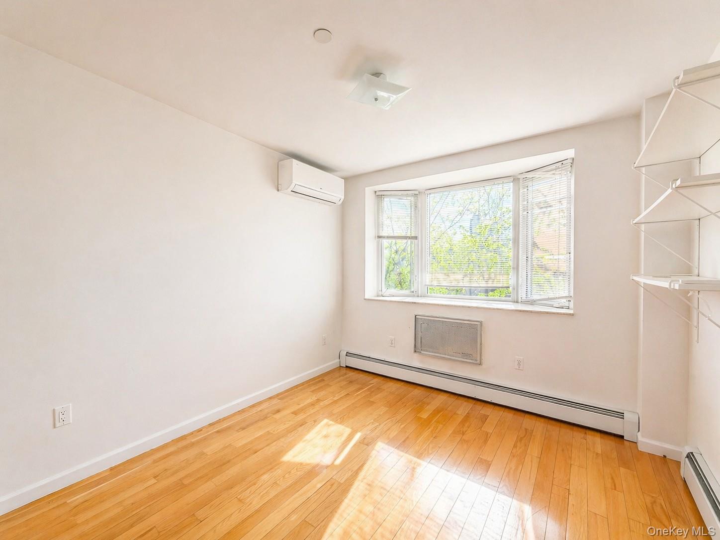 93-05 37th Avenue, Unit 2B photo 6