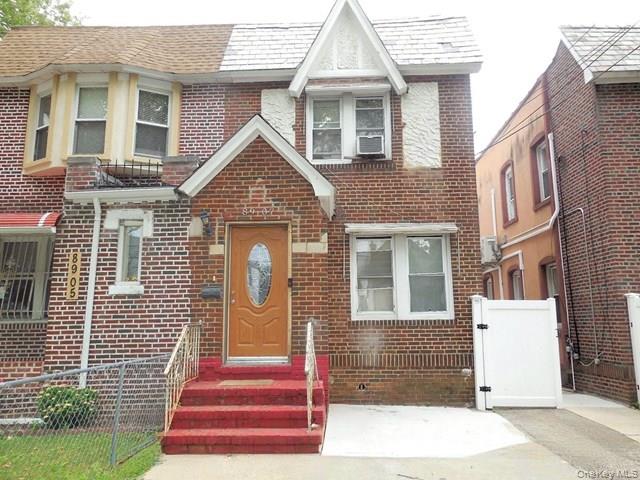 89-07 Vanderveer Street – For Sale
