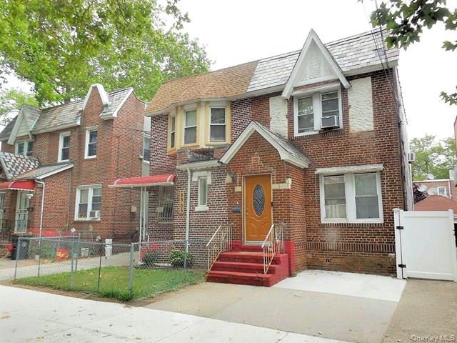 89-07 Vanderveer Street – For Sale photo 2