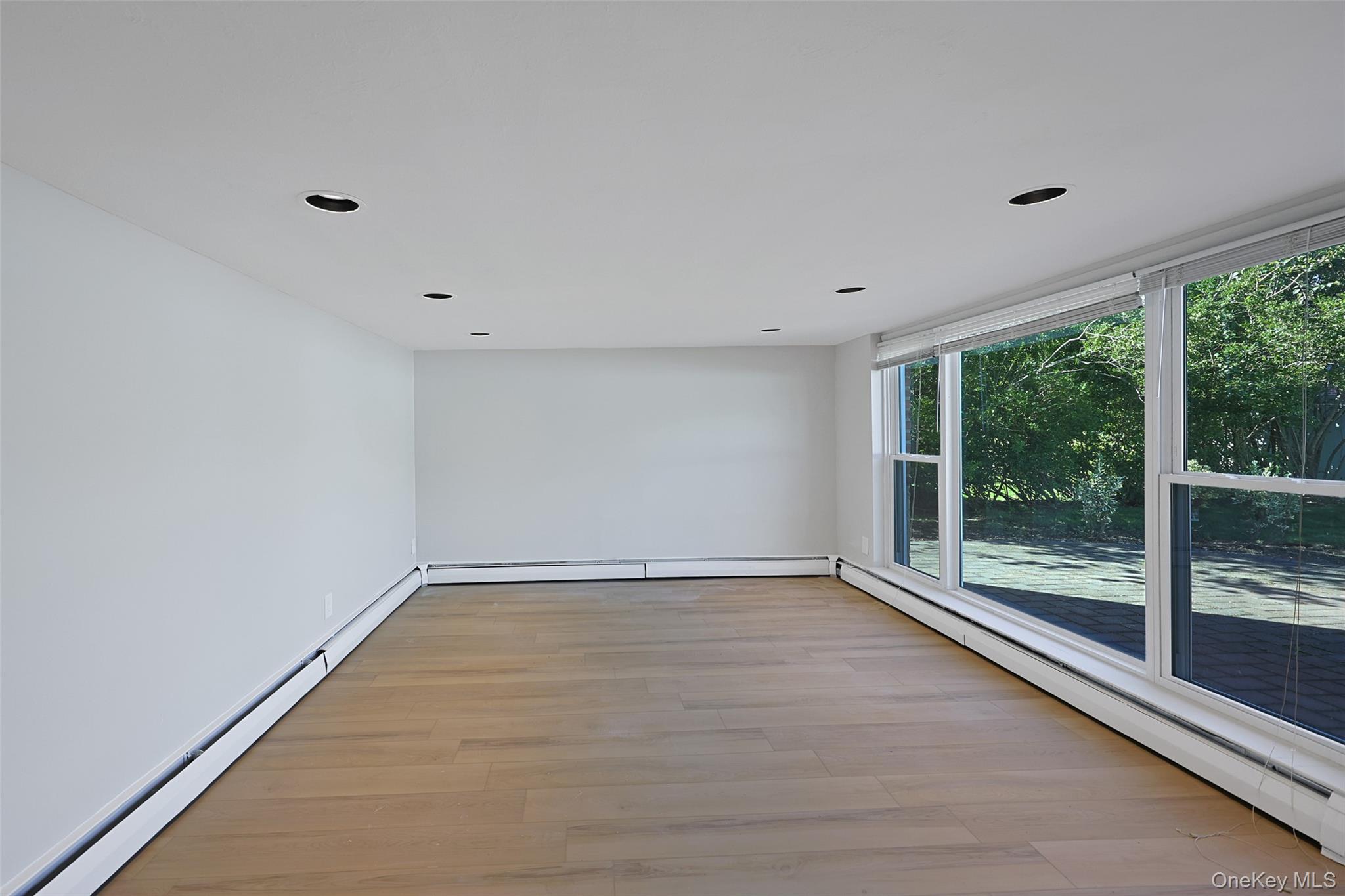 25 Hollywood Drive – For Rent photo 16