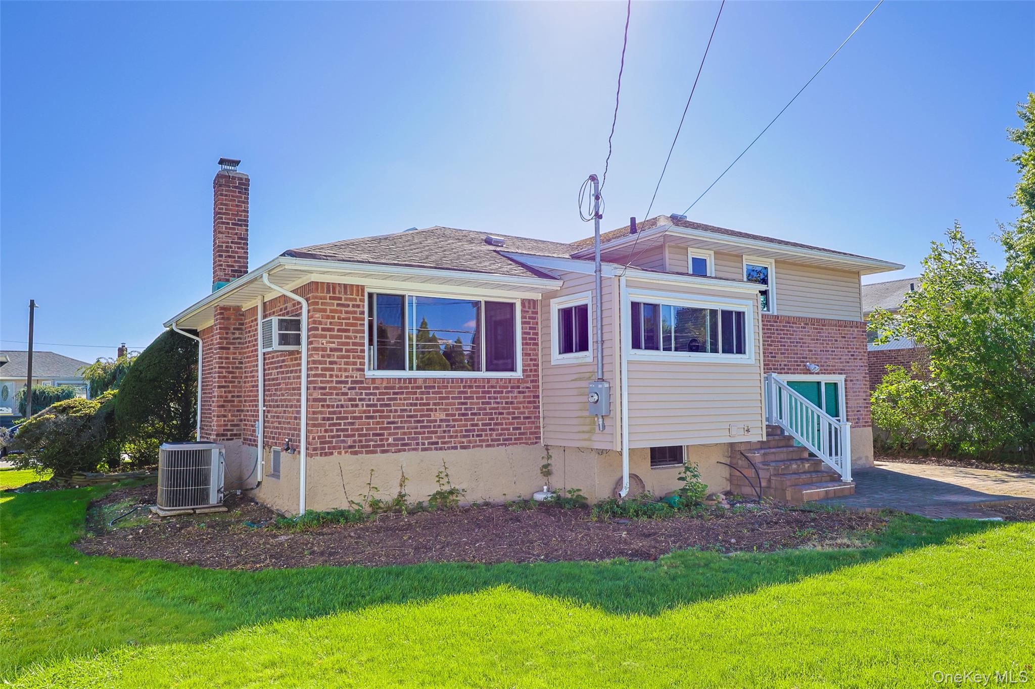 25 Hollywood Drive – For Rent photo 3