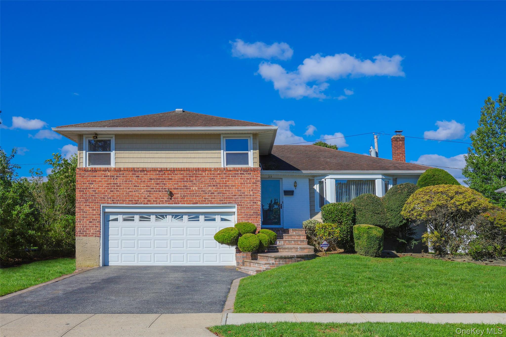 25 Hollywood Drive – For Rent photo 2