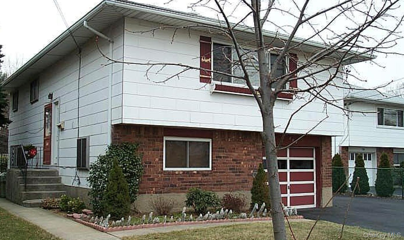 782 Stewart Avenue – For Sale