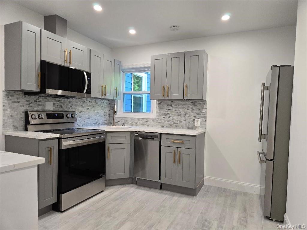 3074 Lexington Avenue, Unit 2 photo 9
