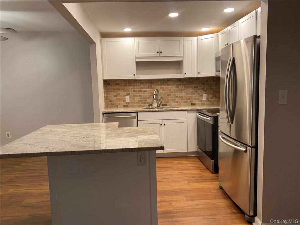 11 B Scarborough Lane Lane, Unit B photo 3