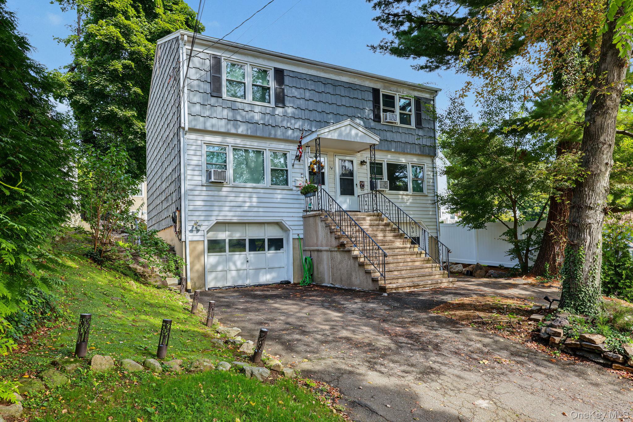 74 View Street W – For Sale
