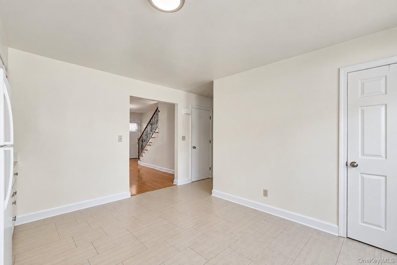 74 View Street W – For Sale photo 8