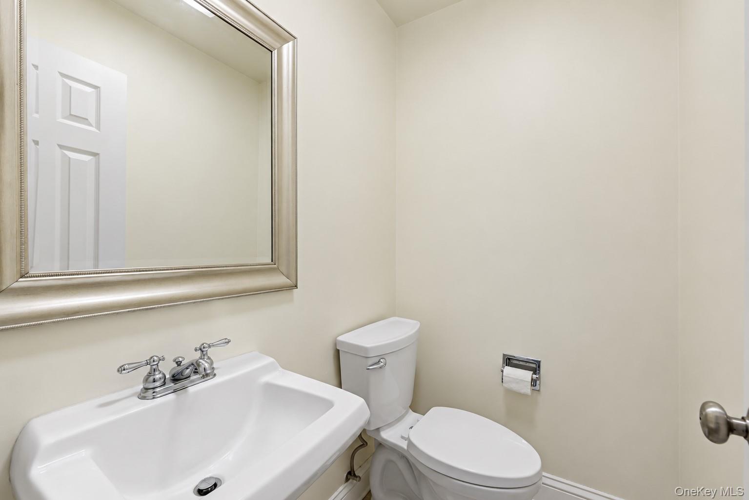 74 View Street W – For Sale photo 9
