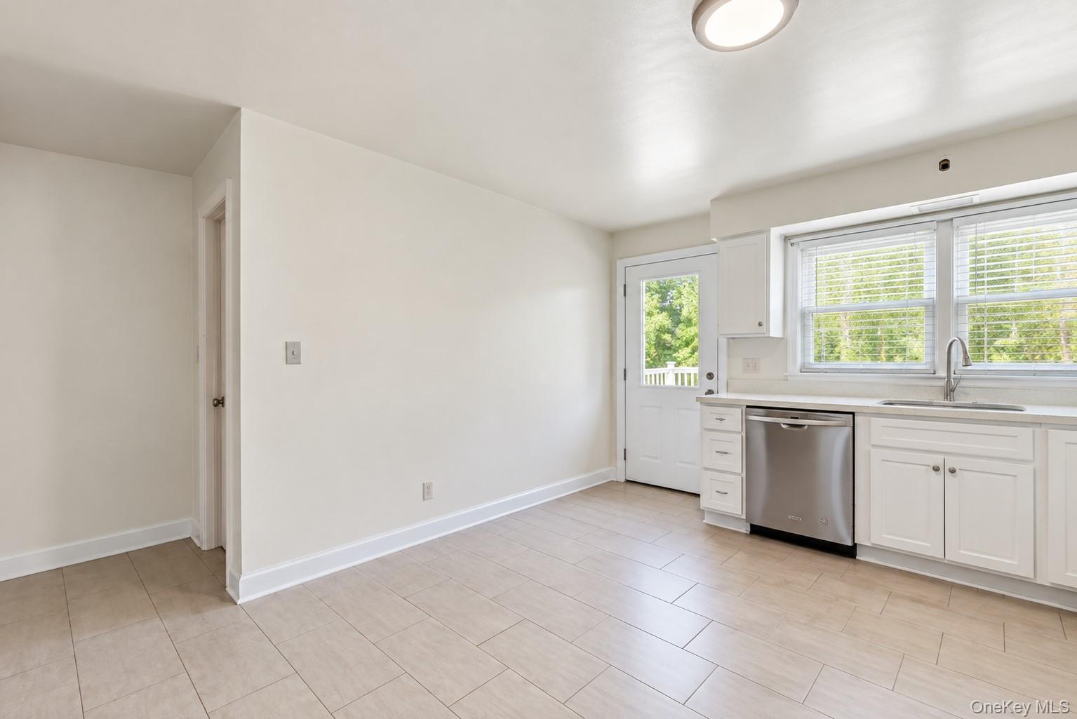 74 View Street W – For Sale photo 6