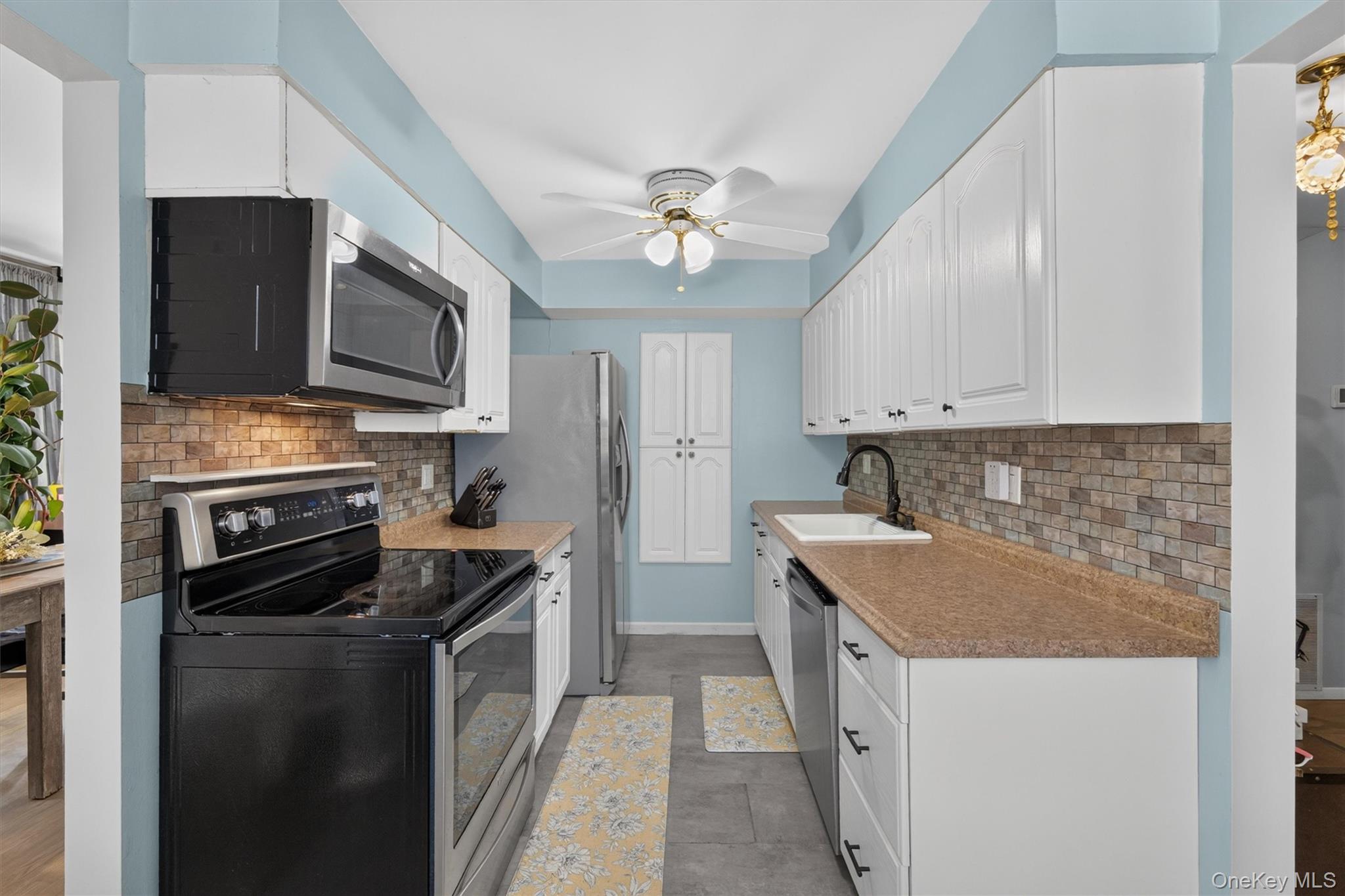 311 Tallwood Drive, Unit 311 photo 12