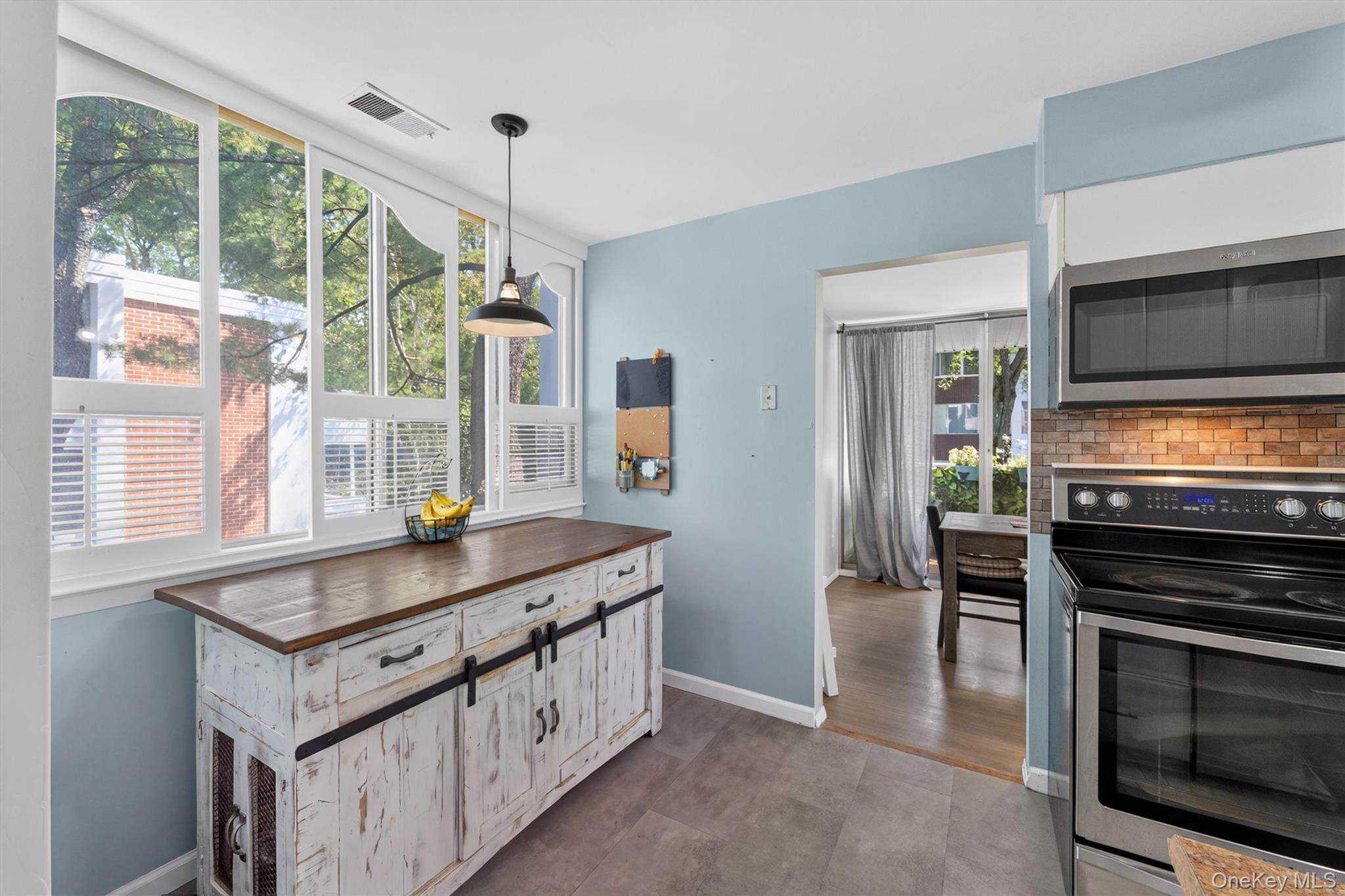 311 Tallwood Drive, Unit 311 photo 13