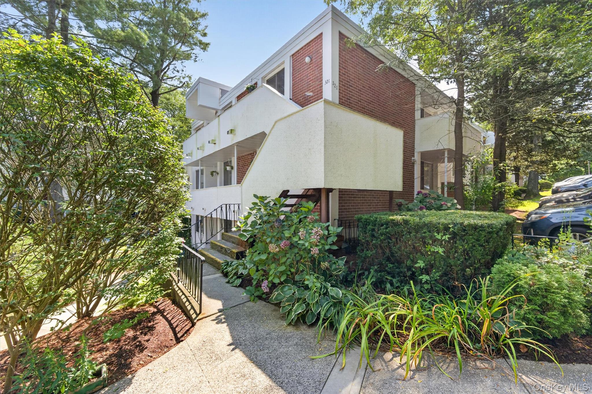 311 Tallwood Drive, Unit 311 photo 2