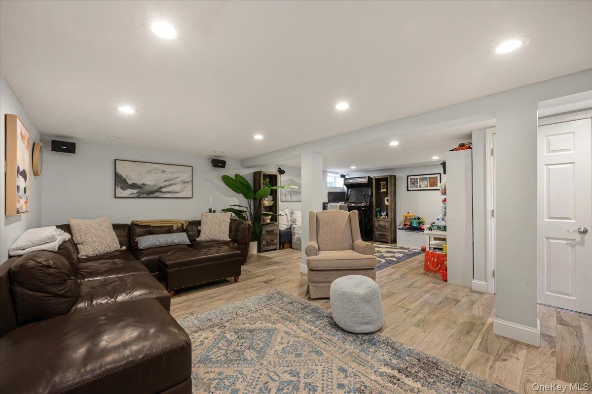 2014 Central Drive S – For Sale photo 19