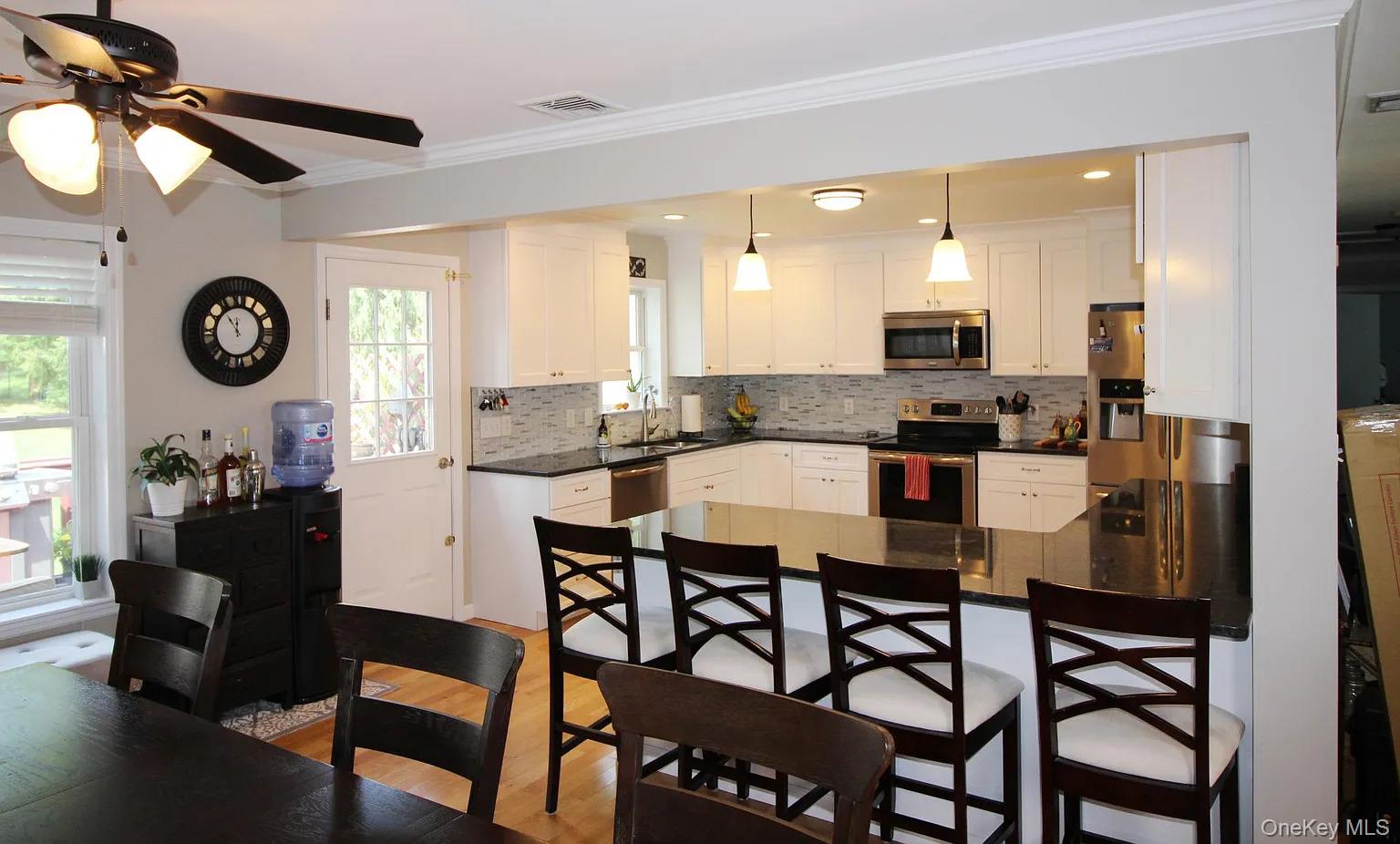 5 Meadow Drive – For Sale photo 3