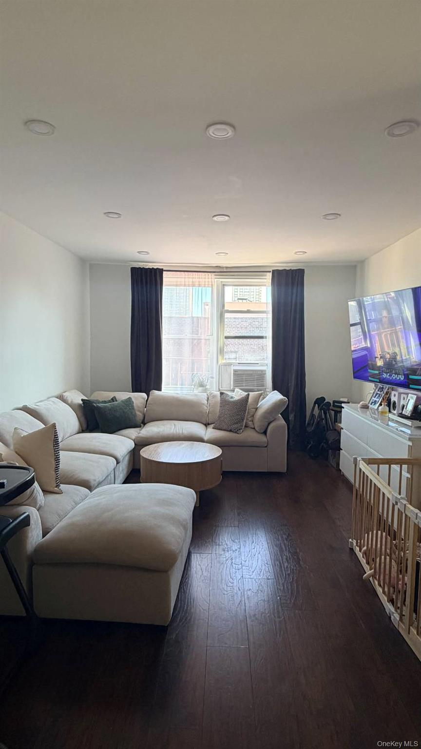 102-36 64 Avenue, Unit 6D photo 3