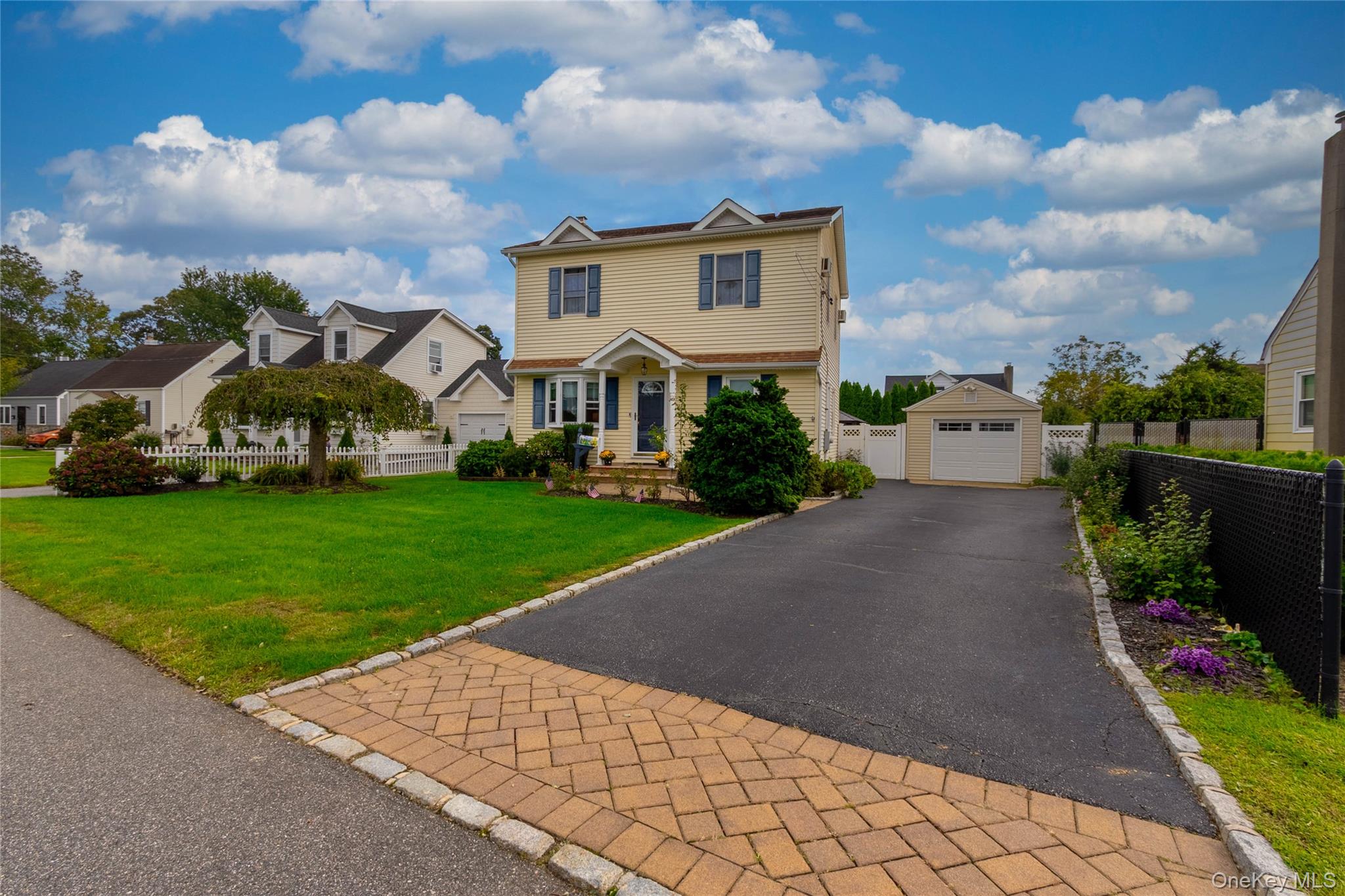 50 Peters Lane – For Sale photo 2
