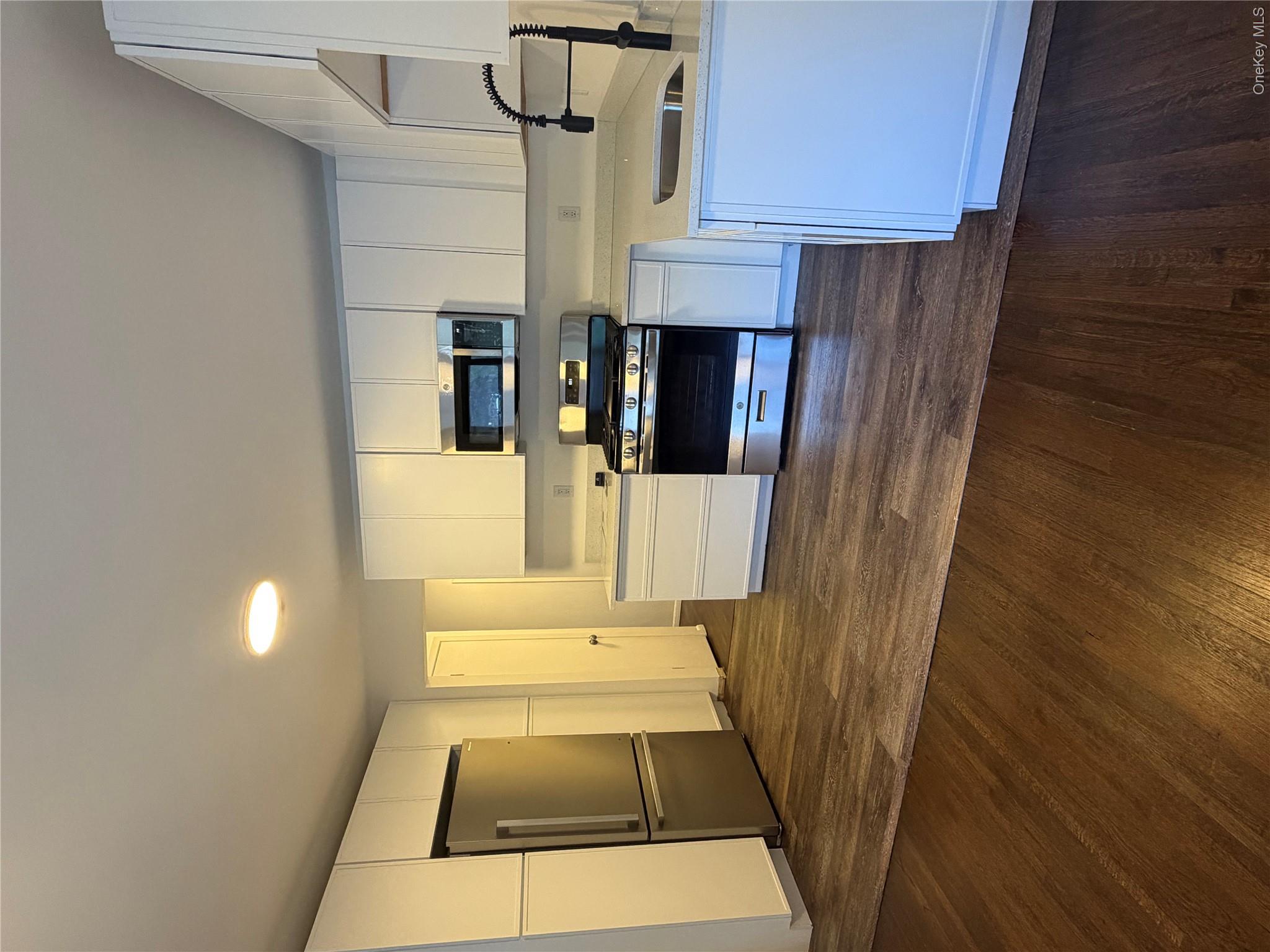 3 W Lawrence Park Drive, Unit 1