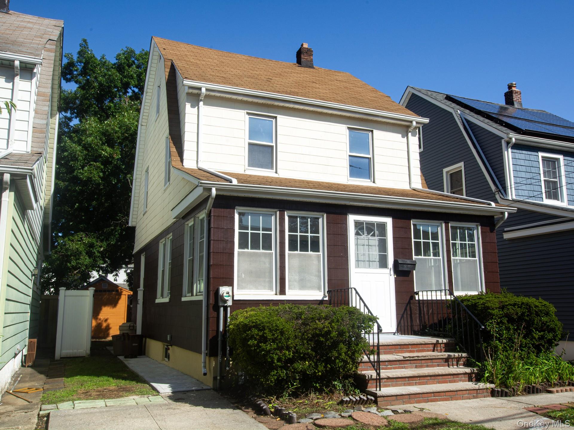 248-15 88th Drive – For Sale