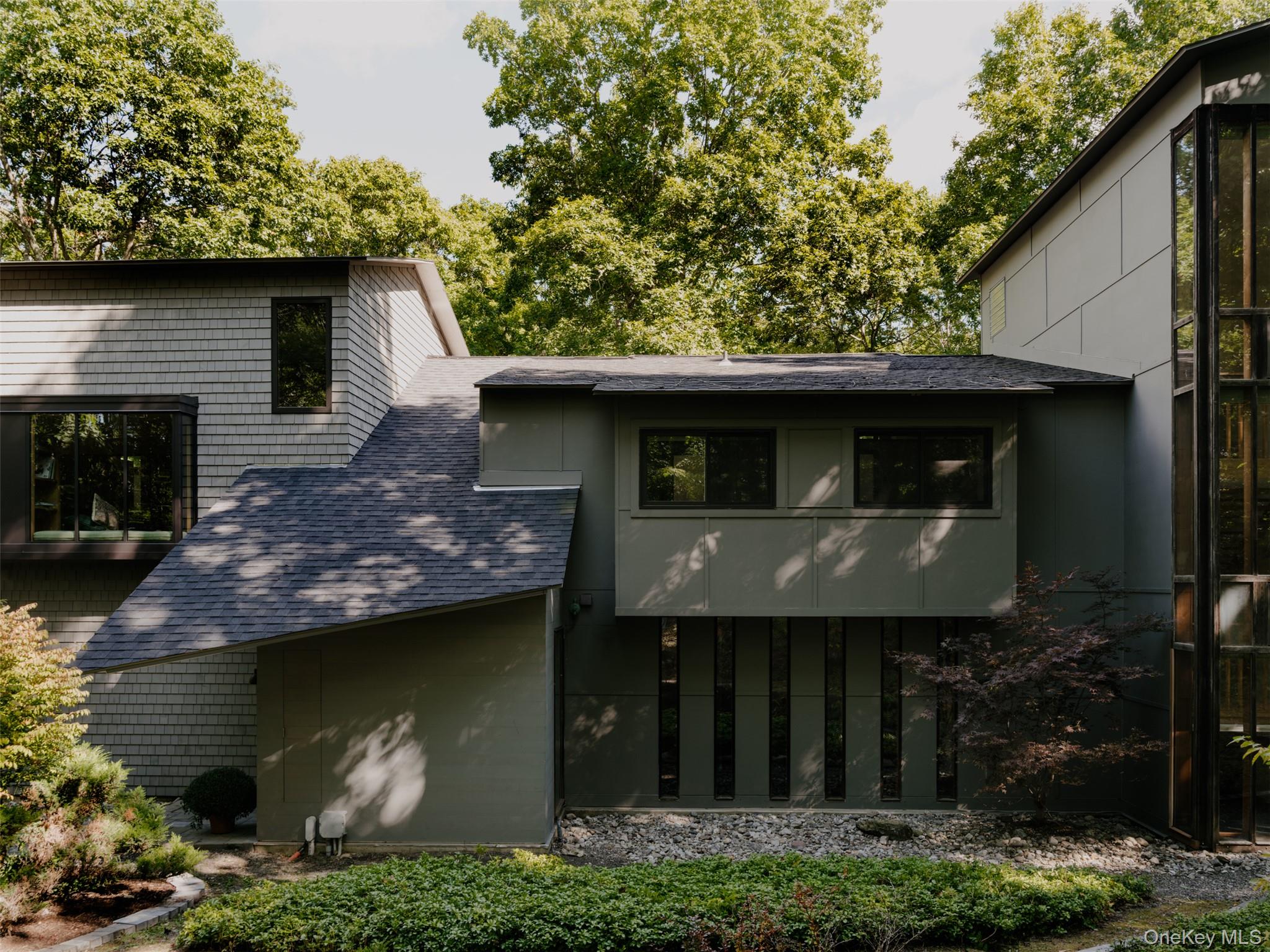 25 Willow Glen Road – For Sale
