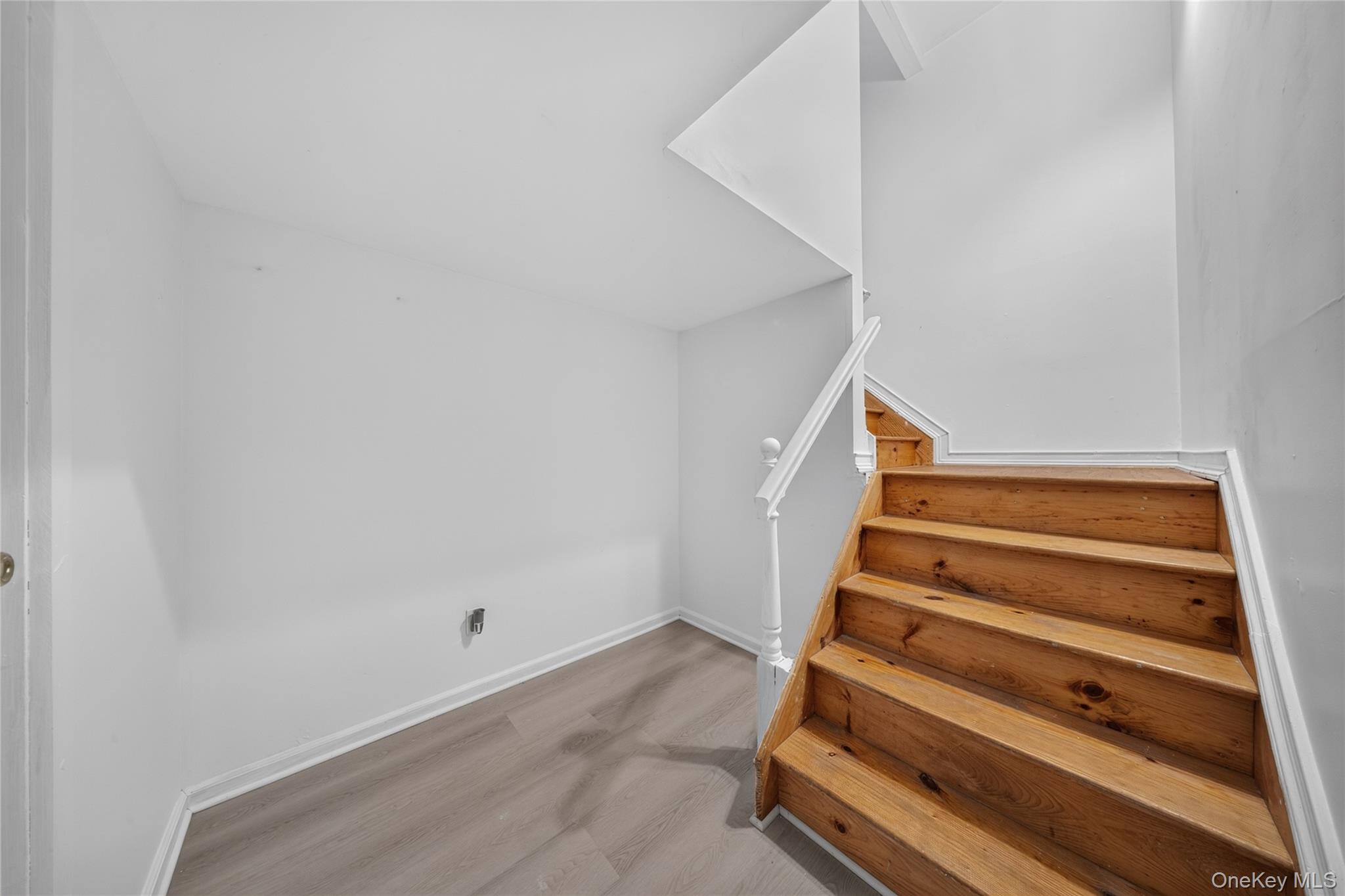 2021 Decatur Avenue – For Sale photo 32