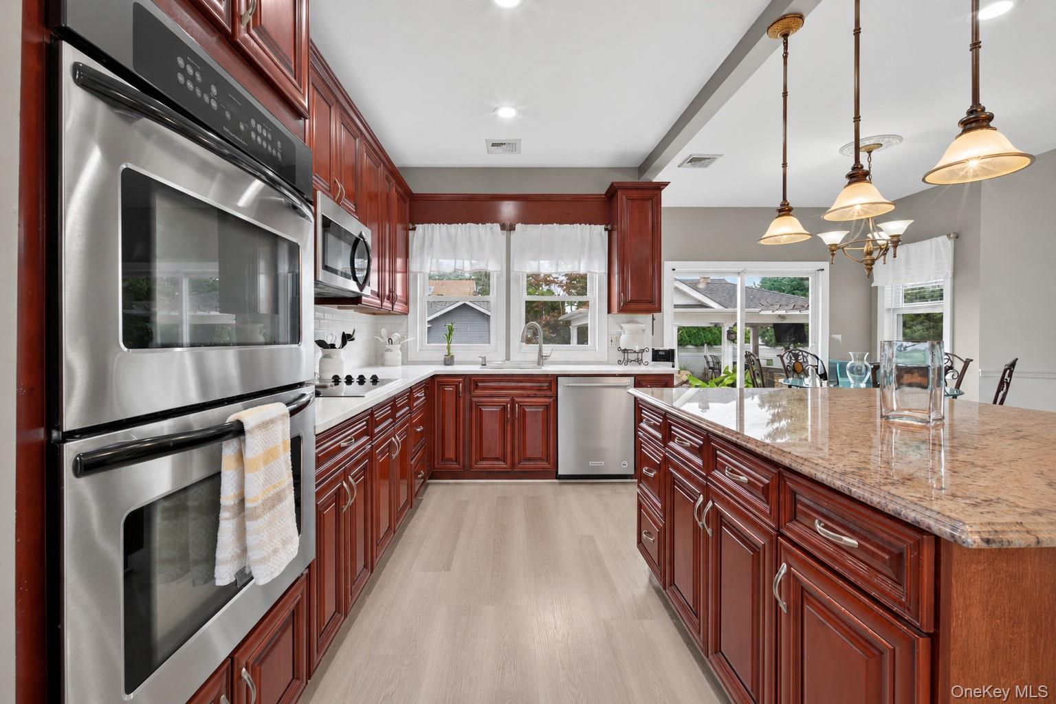 2021 Decatur Avenue – For Sale photo 9
