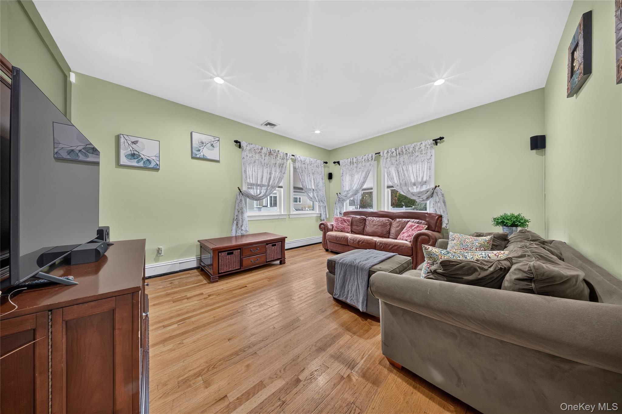 2021 Decatur Avenue – For Sale photo 14