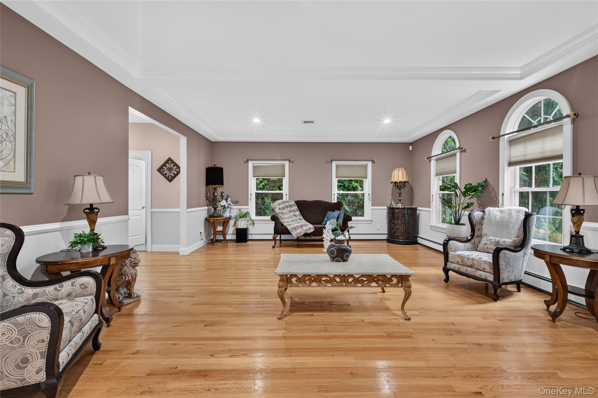 2021 Decatur Avenue – For Sale photo 3