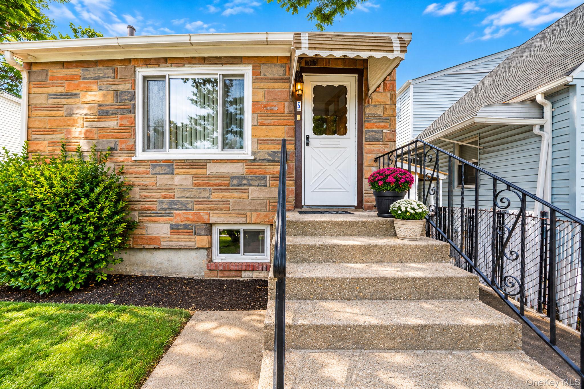 5 Park Place – For Sale photo 3