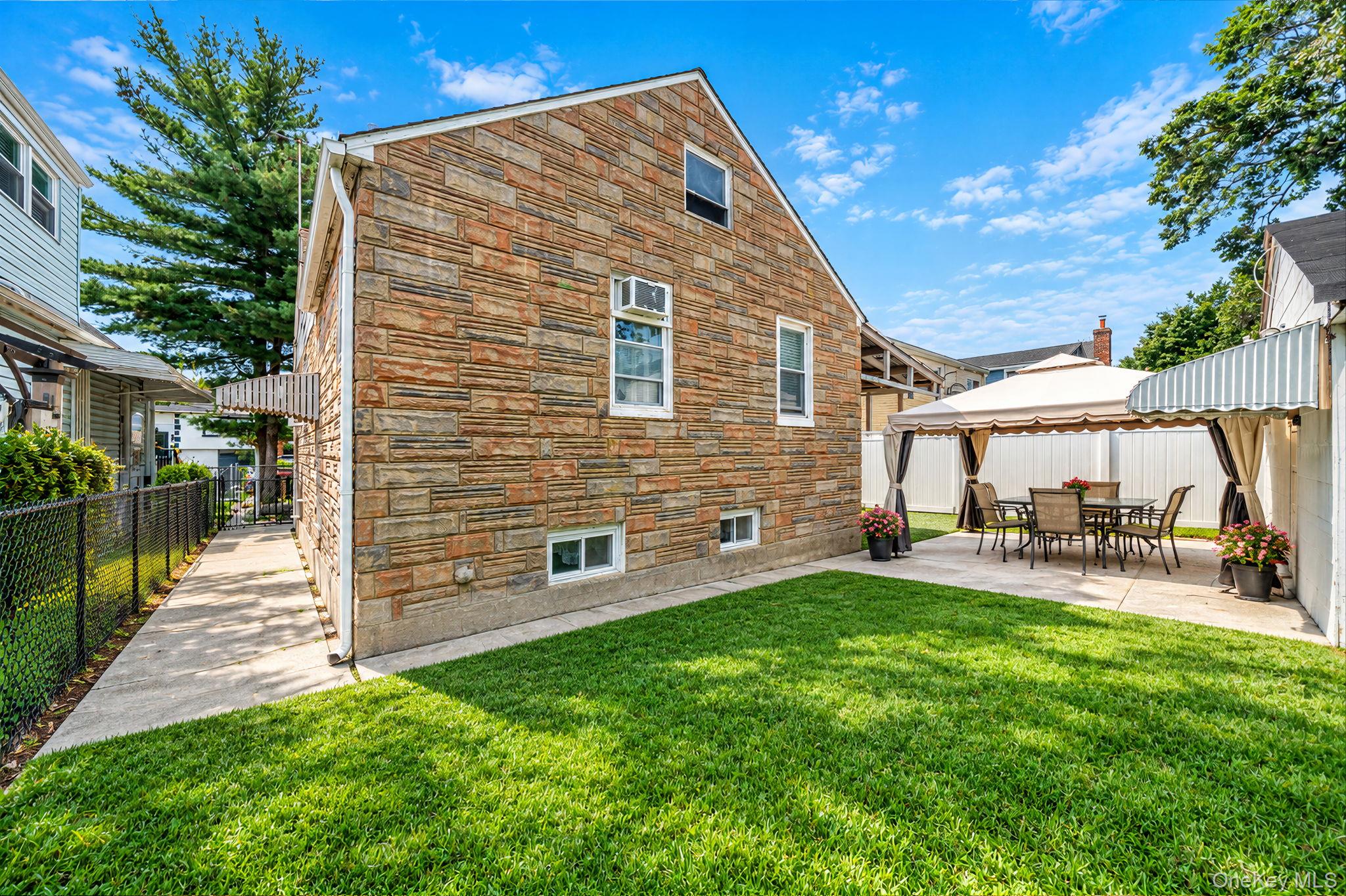 5 Park Place – For Sale photo 5