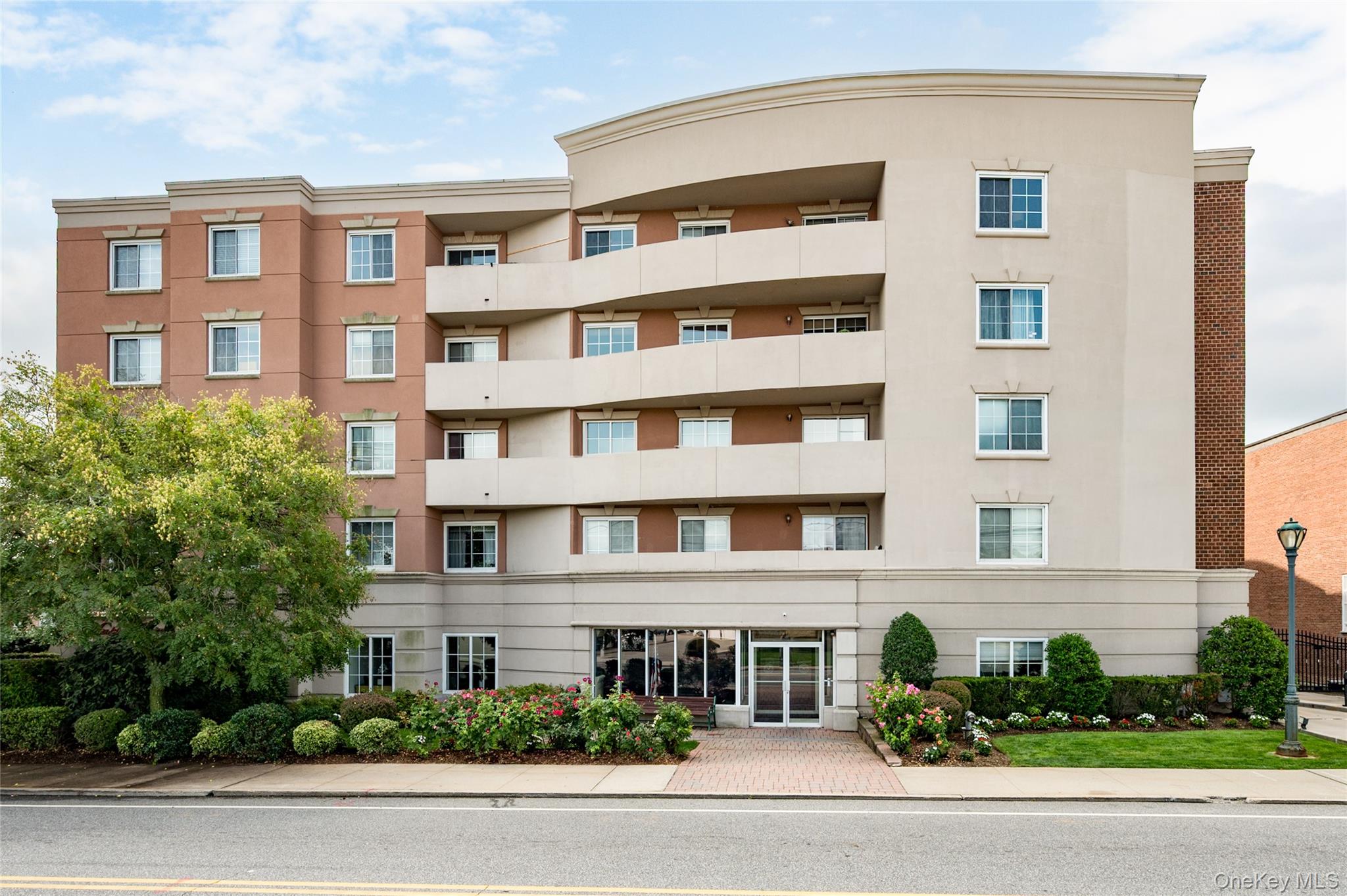 242 Maple Avenue, Unit 502