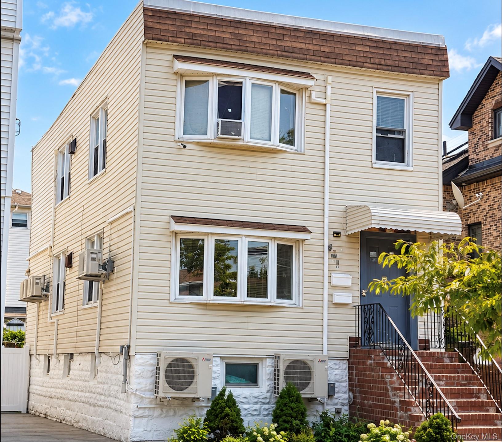 7-23 124 Street – For Sale