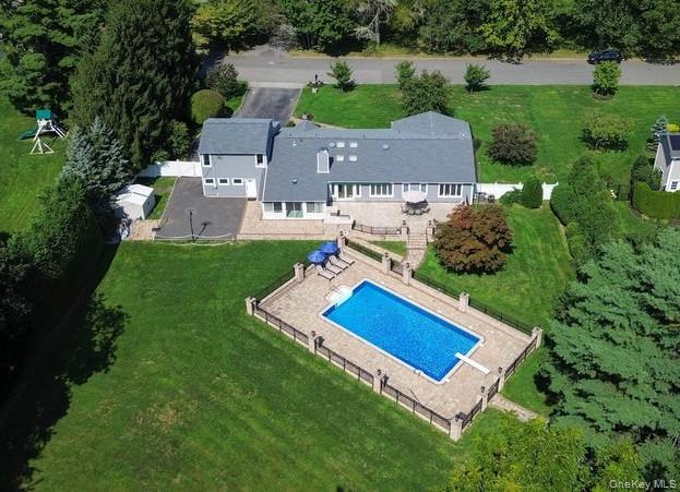 135 Hickman Street – For Sale
