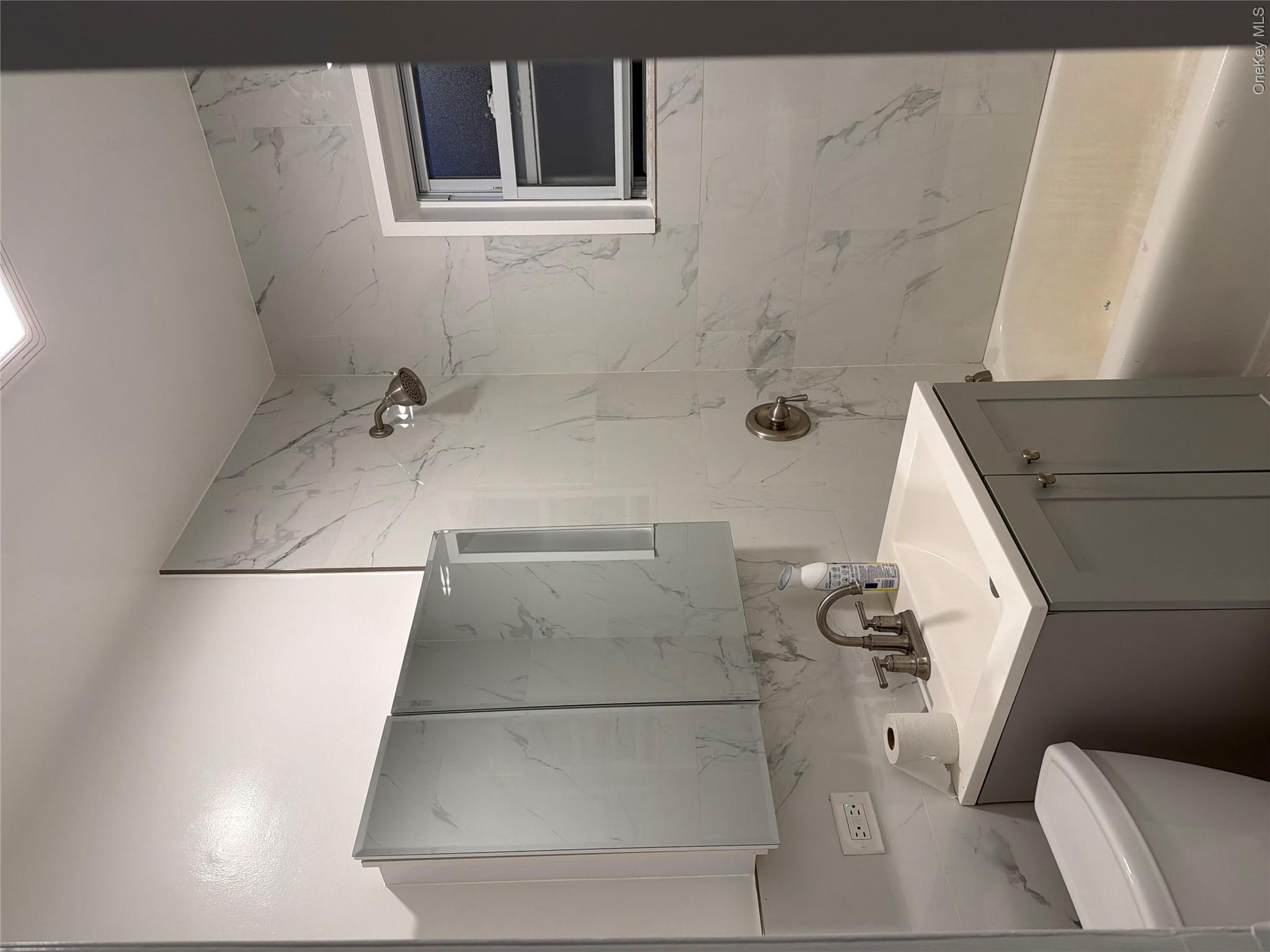 27-52 Curtis Street – For Rent photo 6