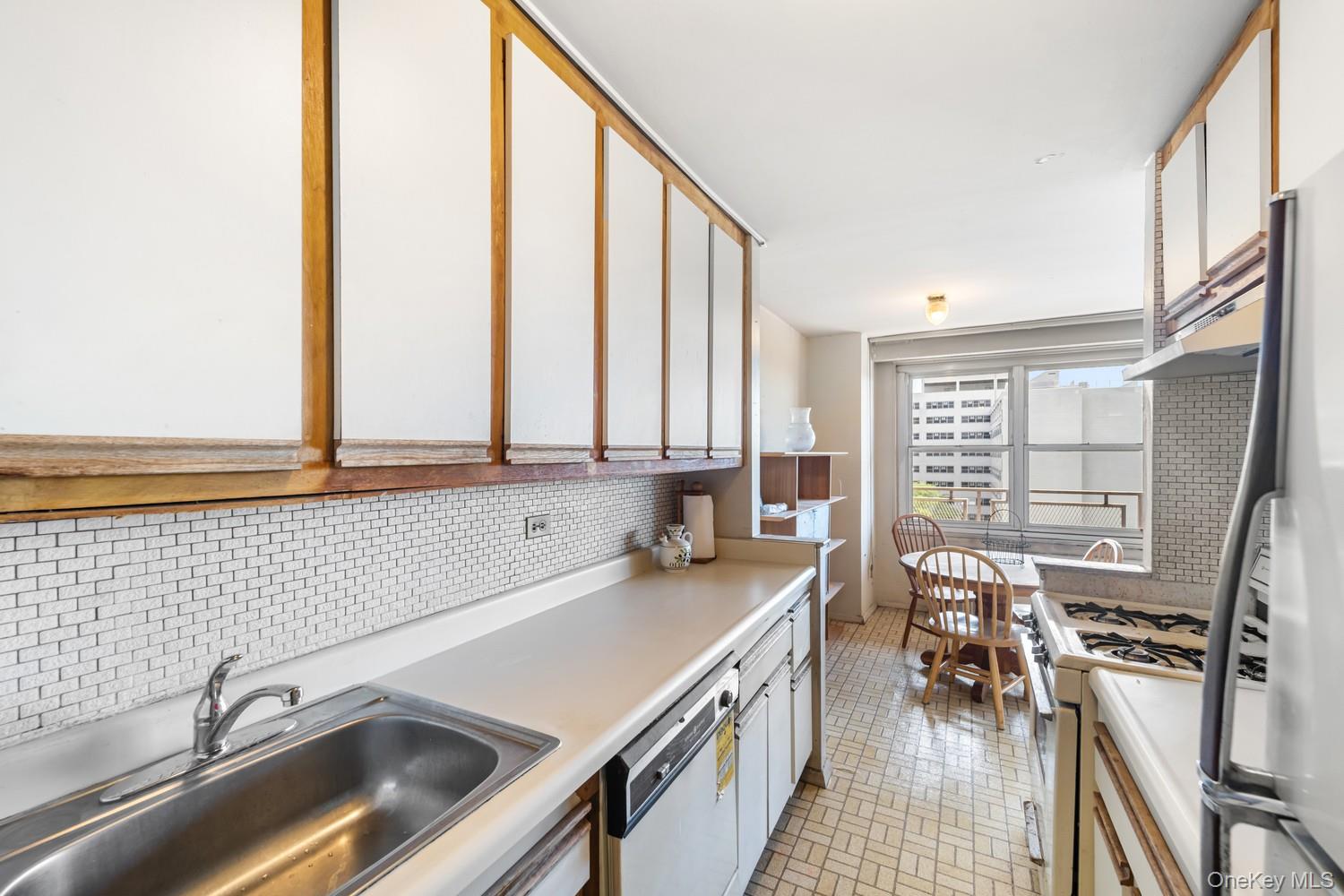 2650 Ocean Parkway, Unit 10-L photo 18