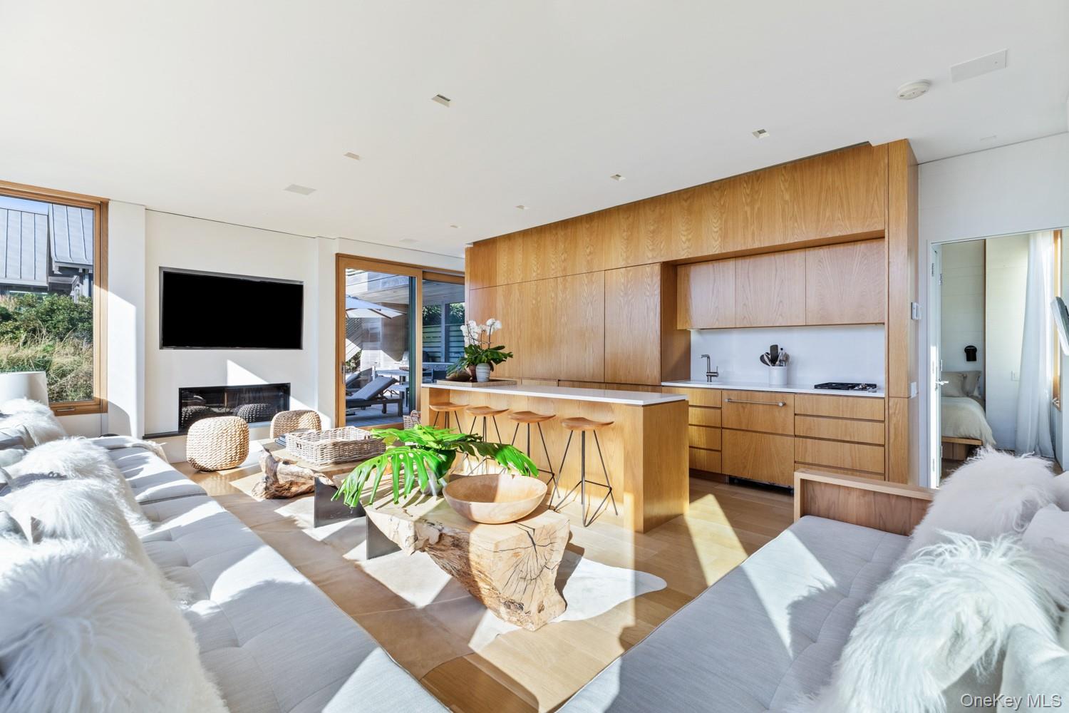 1 West Walk – For Sale photo 10
