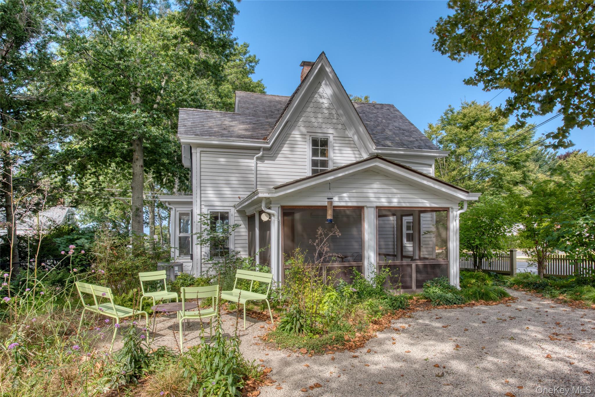 1405 Village Lane – For Sale photo 10