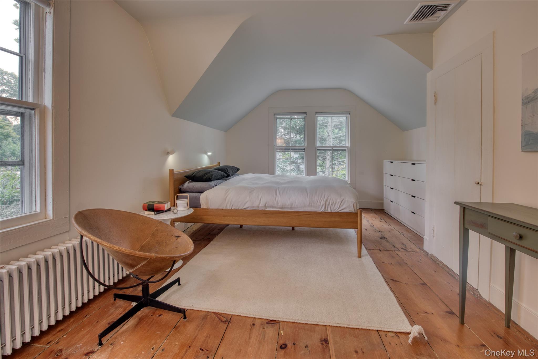 1405 Village Lane – For Sale photo 12