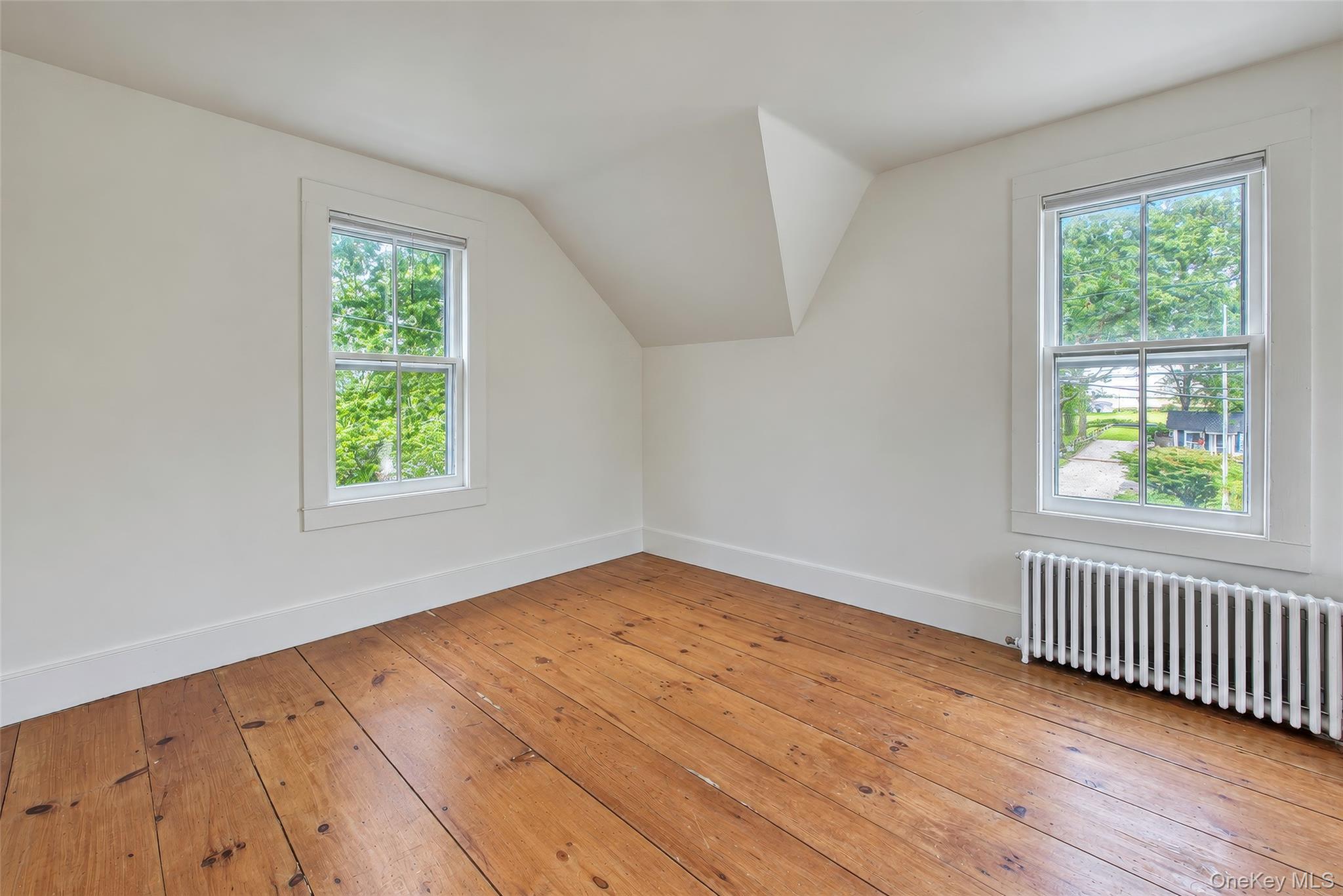 1405 Village Lane – For Sale photo 16