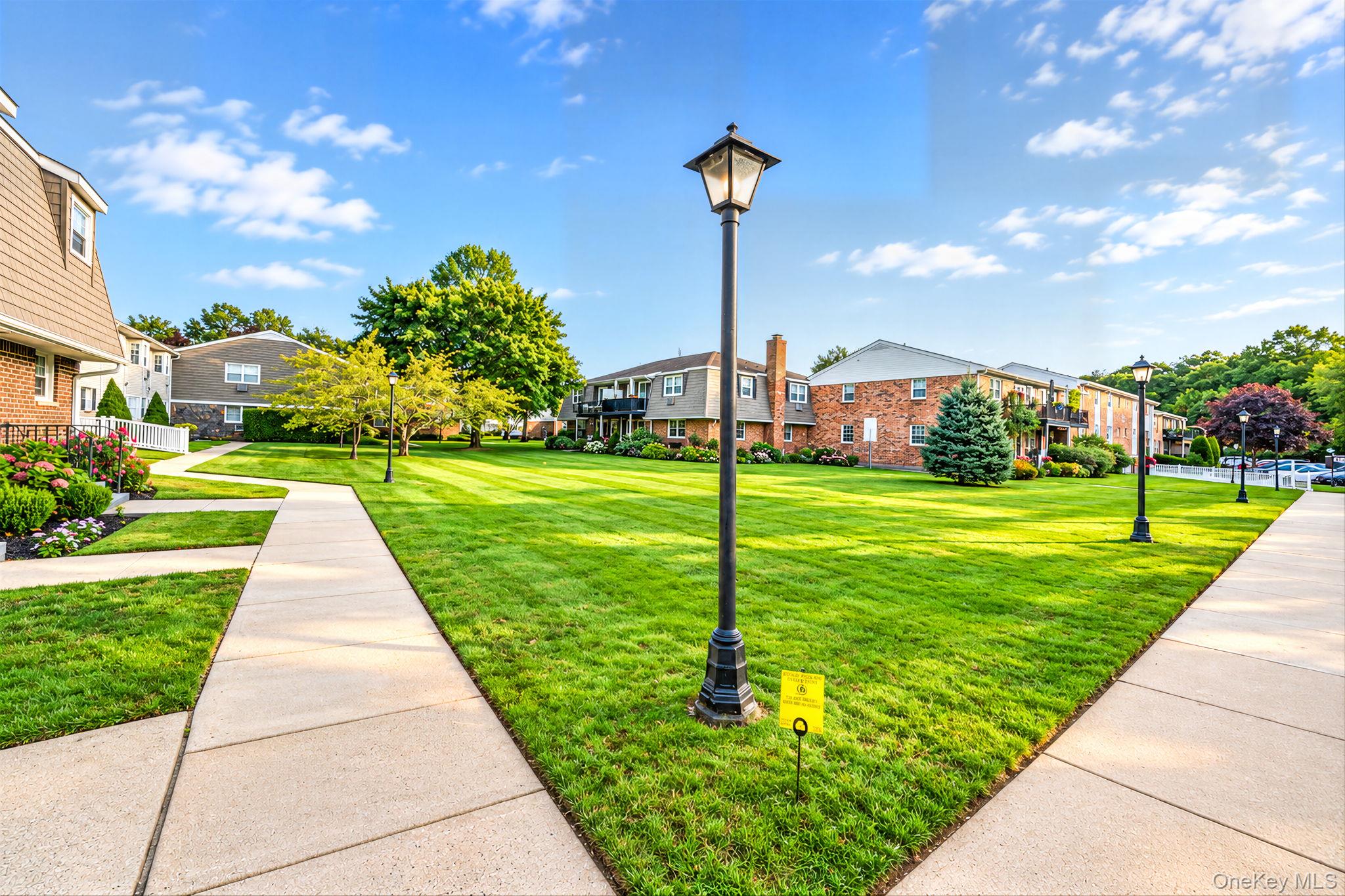 3221 Wilshire Lane, Unit 21E photo 2