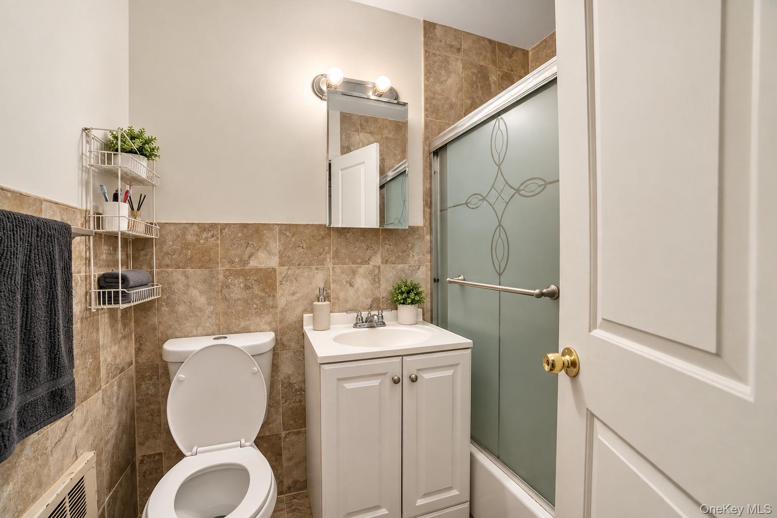 232-03 Hillside Avenue – For Sale photo 7