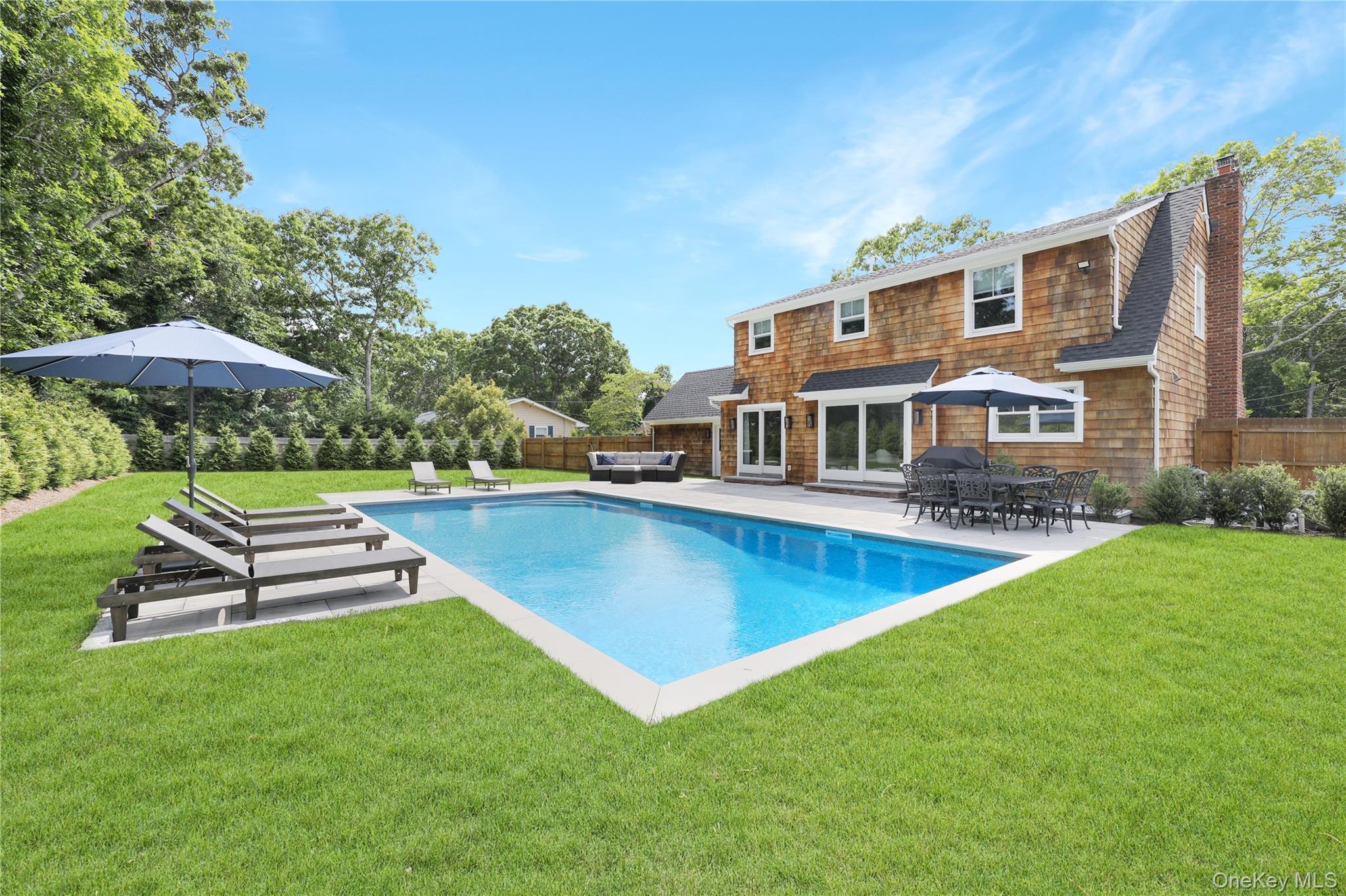 16 Pin Oak Lane – For Rent