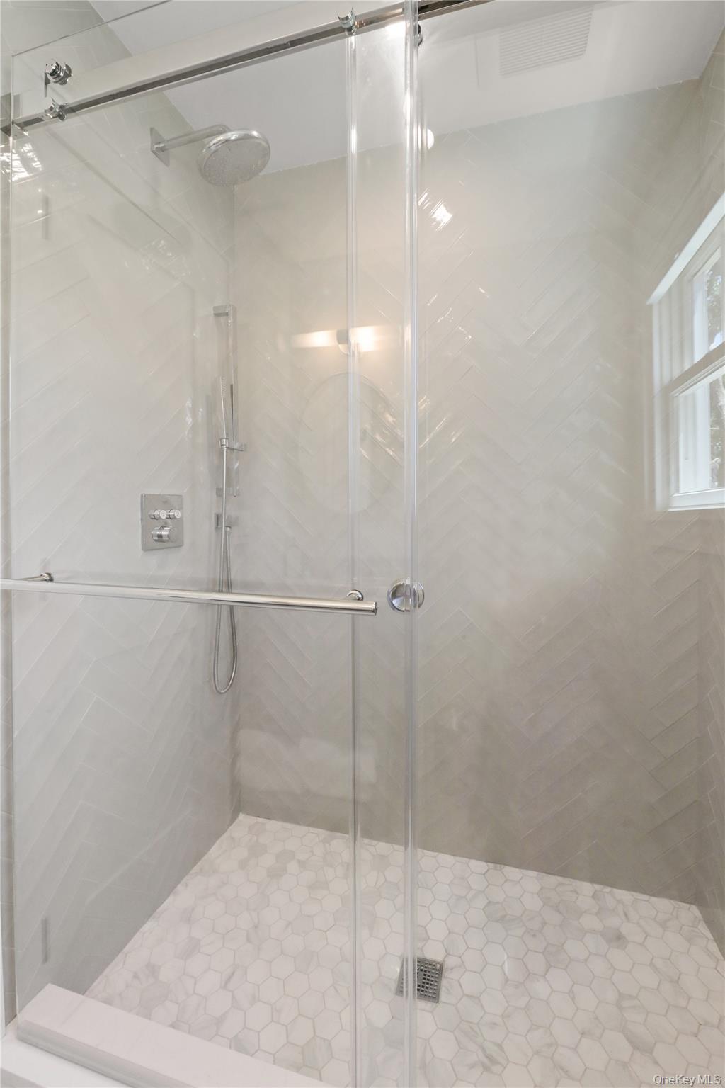 16 Pin Oak Lane – For Rent photo 17