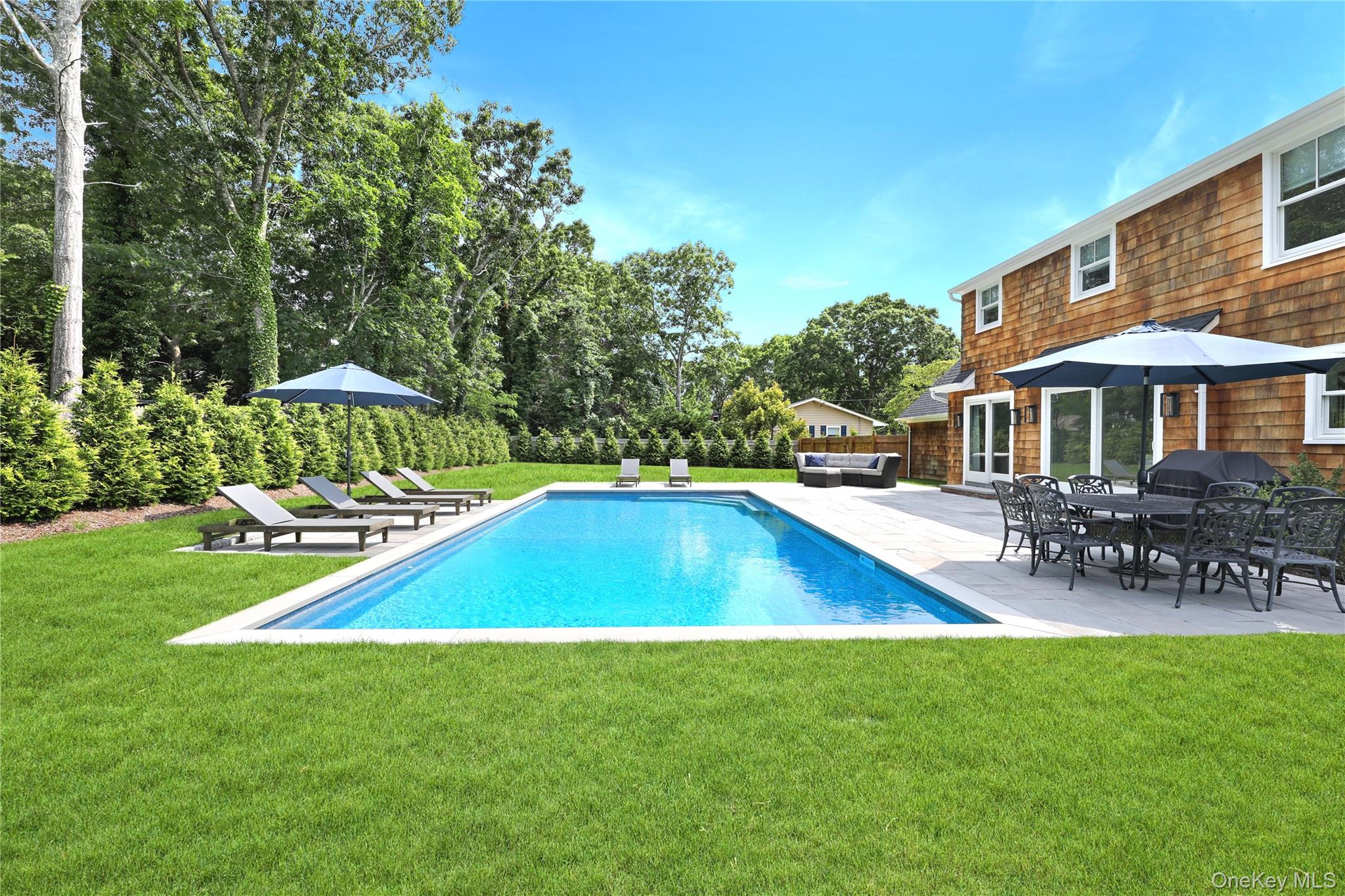 16 Pin Oak Lane – For Rent photo 2