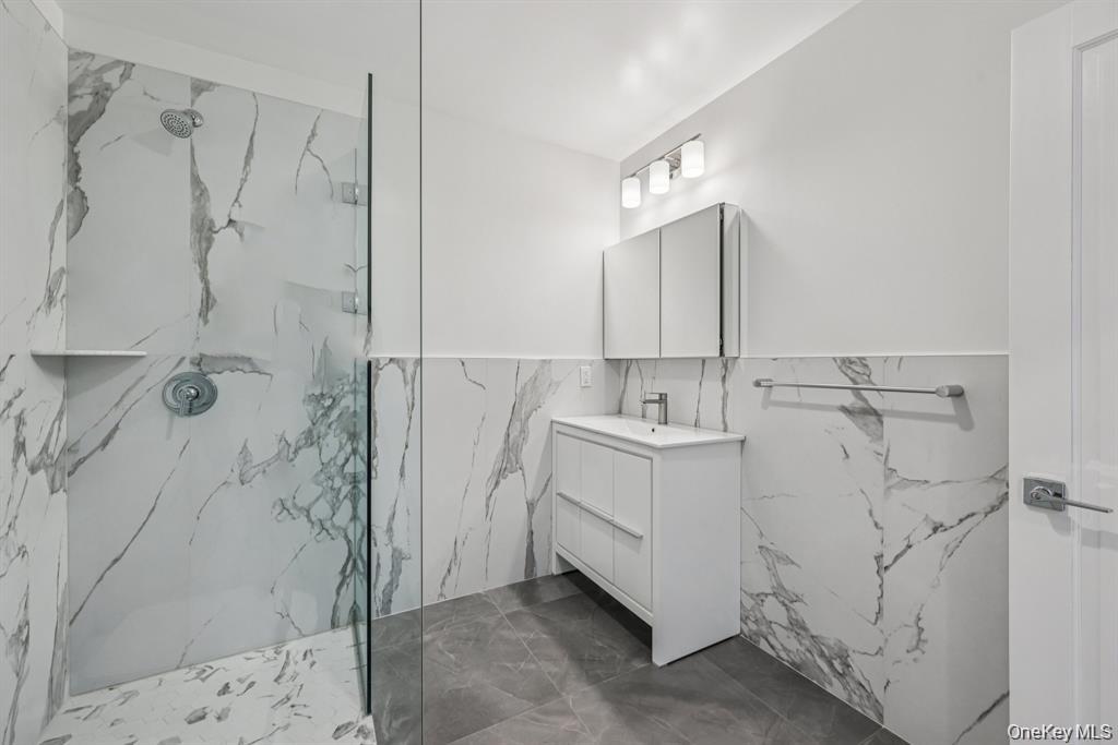 199 E Post Road, Unit 201 photo 12