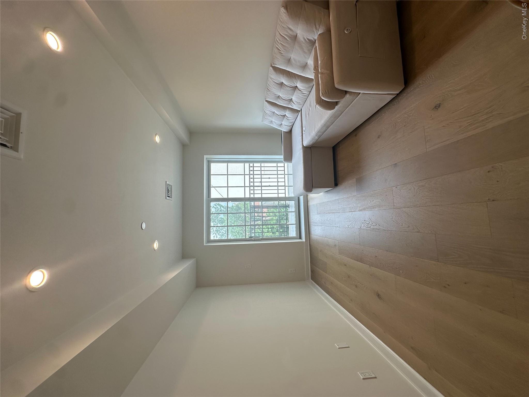 23-23 30th Road, Unit 4D photo 3